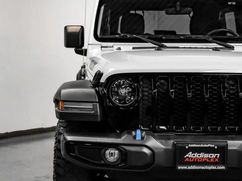 Used 2023 Jeep Wrangler Unlimited w/ Cold Weather Group AWD/4WD image 42