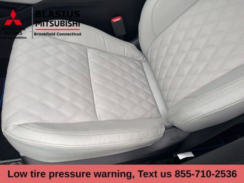 Used 2025 Mitsubishi Outlander SEL image 24