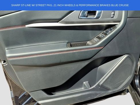 Used 2026 Ford Explorer ST-Line w/ ST-Line Street Pack AWD/4WD image 19