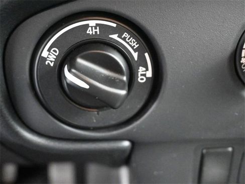 Used 2023 Nissan Frontier S image 4