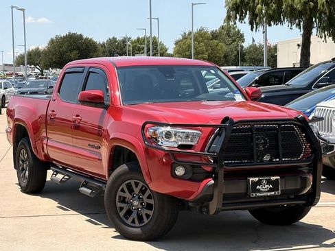Used 2022 Toyota Tacoma SR5 RWD image 2