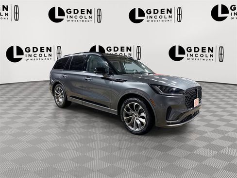 Used 2025 Lincoln Aviator Premiere w/ Jet Appearance Package image 2