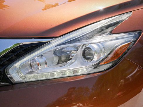 Used 2015 Nissan Murano S w/ Navigation Package AWD/4WD image 6
