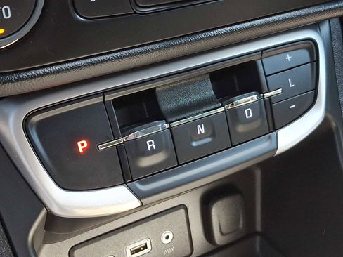 Used 2023 GMC Terrain SLE w/ Driver Convenience Package FWD image 16