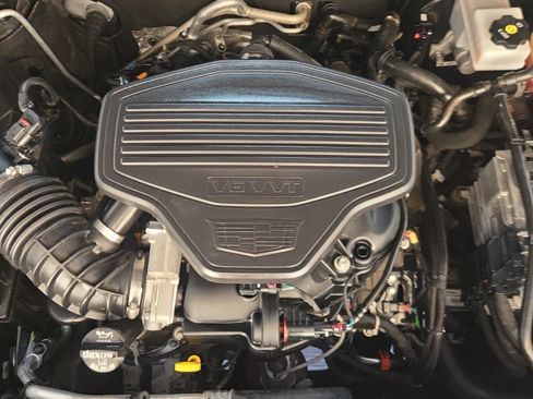 Used 2020 Cadillac XT6 Premium Luxury image 14