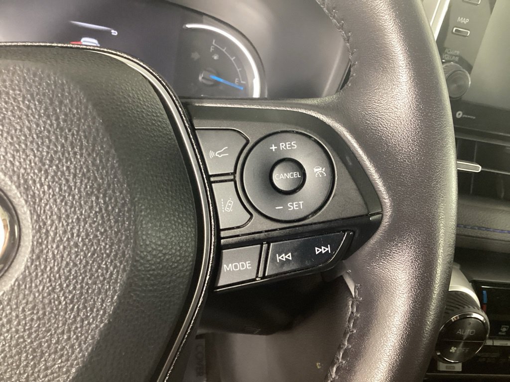 Used 2022 Toyota RAV4 XSE AWD/4WD image 15