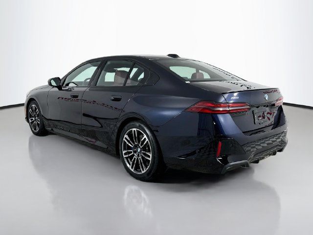 Used 2026 BMW 540i xDrive w/ M Sport Package AWD/4WD image 5