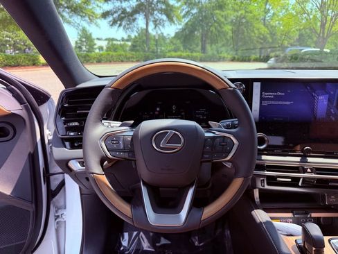 Certified 2025 Lexus RX 350h AWD/4WD image 18