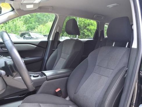 Used 2025 Nissan Rogue SV AWD/4WD image 18