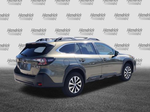 Used 2025 Subaru Outback Premium image 9