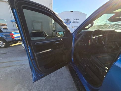 Used 2022 GMC Sierra 1500 AT4 w/ AT4 Preferred Package image 10