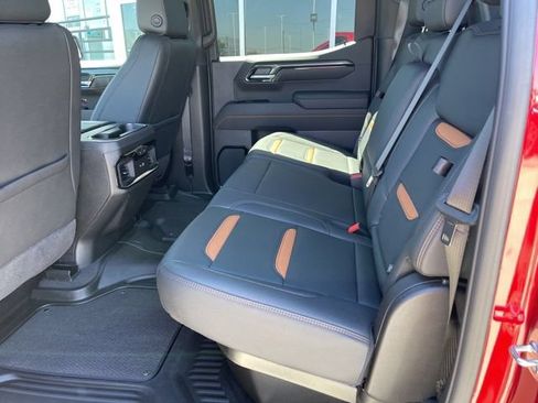 Used 2025 GMC Sierra 1500 AT4 w/ AT4 Premium Package AWD/4WD image 14