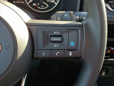 Used 2024 Nissan Rogue SV image 22