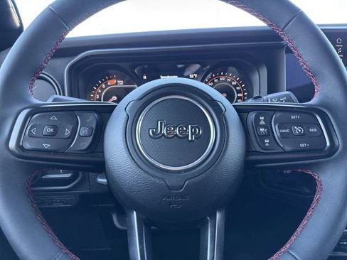 Used 2024 Jeep Wrangler Unlimited Rubicon image 21