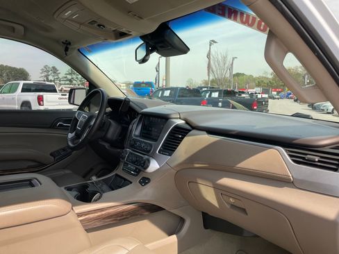 Used 2018 GMC Yukon XL SLT image 29