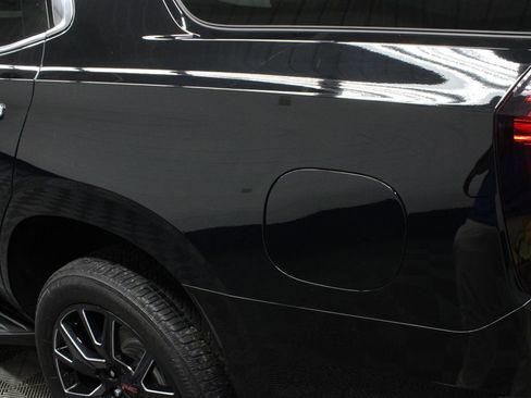 Used 2023 GMC Yukon Denali w/ LPO, Floor Liner Package AWD/4WD image 50