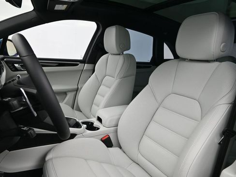 New 2026 Porsche Macan S AWD/4WD image 5