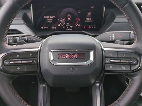 Used 2025 GMC Acadia AT4 w/ Luxury Package AWD/4WD image 34