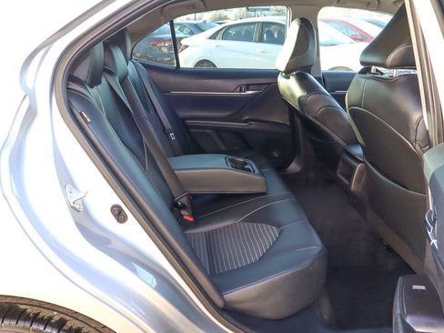 Used 2024 Toyota Camry SE image 21