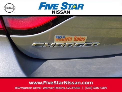 Used 2015 Dodge Charger SE RWD image 11