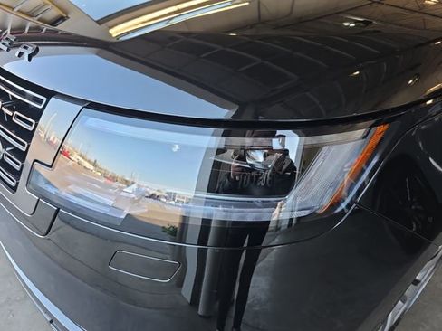 Used 2025 Land Rover Range Rover SE AWD/4WD image 31