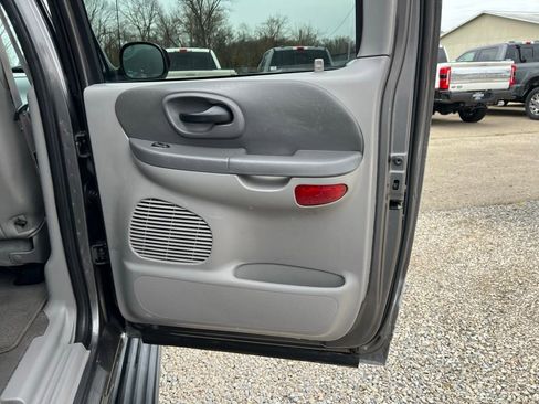 Used 2002 Ford F150 XLT image 19