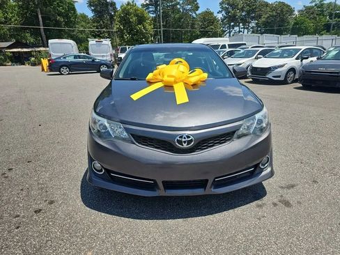 Used 2014 Toyota Camry SE FWD image 9