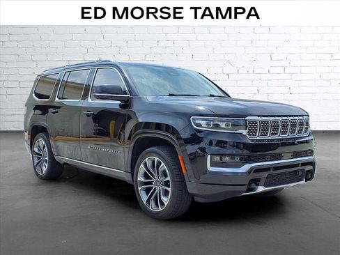 Used 2022 Jeep Grand Wagoneer Series III w/ HD Trailer Tow Package AWD/4WD image 5