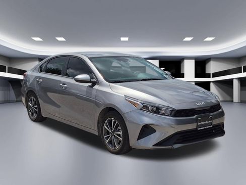 Certified 2024 Kia Forte LXS FWD image 8