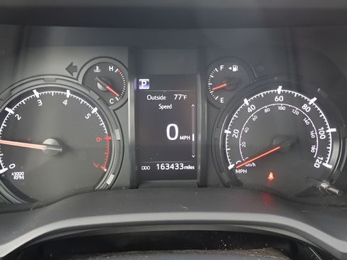 Used 2021 Toyota 4Runner SR5 AWD/4WD image 29