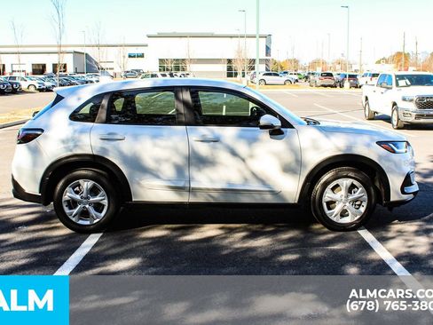 Used 2023 Honda HR-V LX image 9