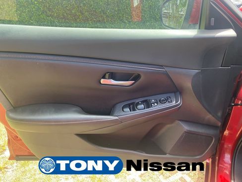 Used 2021 Nissan Sentra SV FWD image 13