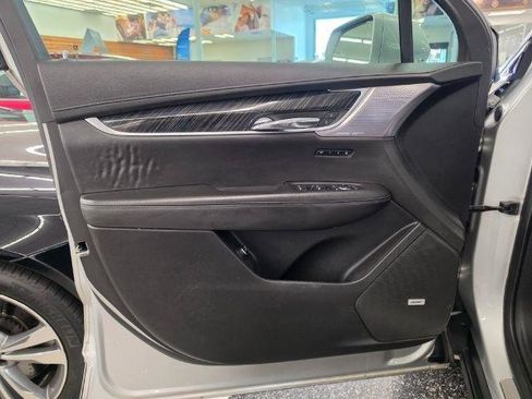 Used 2020 Cadillac XT6 Premium Luxury AWD/4WD image 26