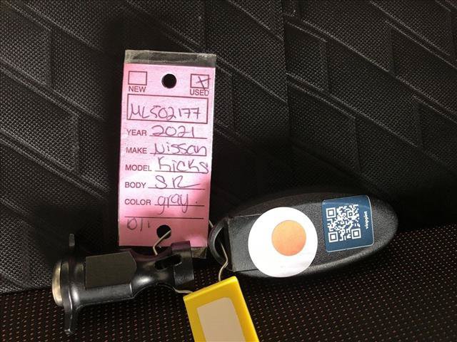Used 2021 Nissan Kicks SR w/ Interior Electronics Package FWD image 11
