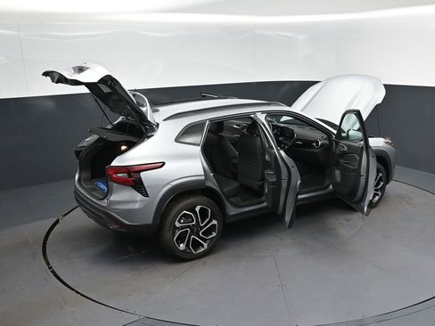 New 2026 Chevrolet Trax RS FWD image 43