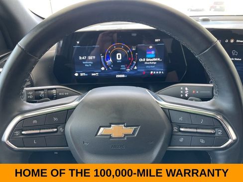 Used 2025 Chevrolet Equinox LT AWD/4WD image 12