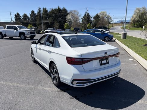 Used 2025 Volkswagen Jetta SEL image 6