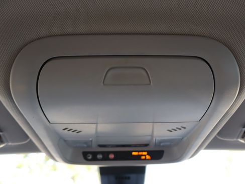 Used 2020 Chevrolet Equinox LT FWD image 29
