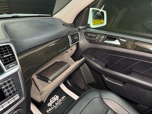 Used 2016 Mercedes-Benz GL 450 4MATIC image 52