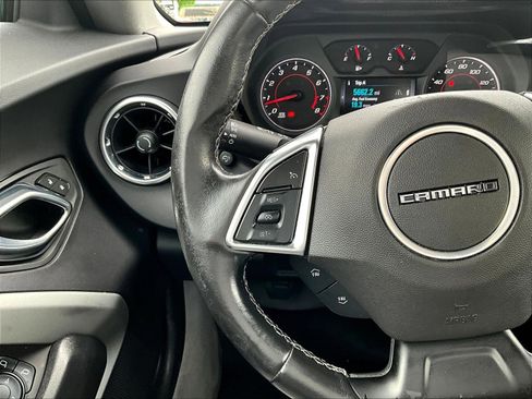 Used 2016 Chevrolet Camaro LT RWD image 11