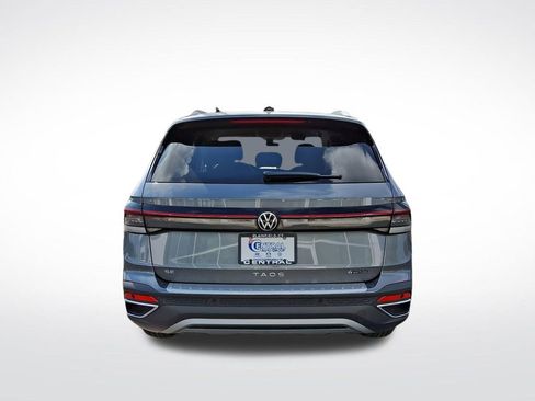 New 2025 Volkswagen Taos SE image 6