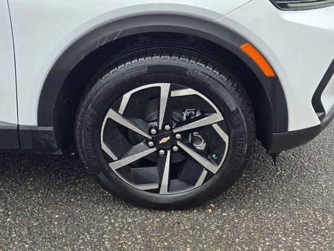 New 2026 Chevrolet Equinox EV LT AWD/4WD image 8