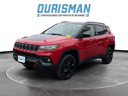 Used 2023 Jeep Compass Trailhawk w/ Sun and Sound Group AWD/4WD image 2
