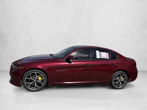 Used 2018 Alfa Romeo Giulia Ti Sport w/ Quick Order Package 22S Sport AWD/4WD image 4