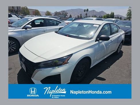Used 2024 Nissan Altima 2.5 S FWD image 1