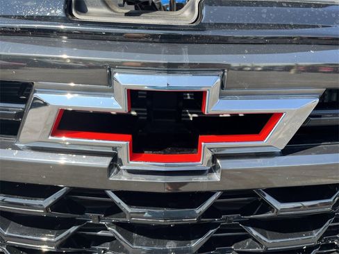 Certified 2023 Chevrolet Silverado 1500 ZR2 w/ Technology Package image 32