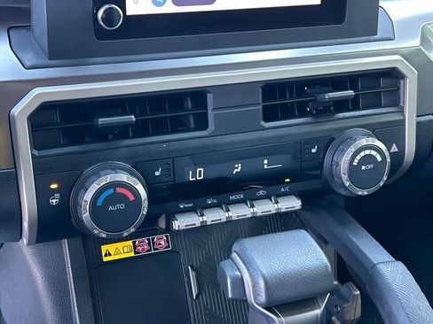 Certified 2024 Toyota Tacoma SR5 AWD/4WD image 71