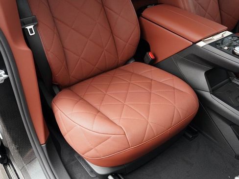 New 2026 BMW iX xDrive60 image 19