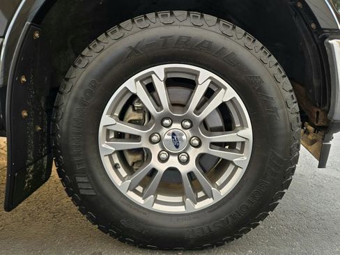 Used 2018 Ford F150 Lariat image 22