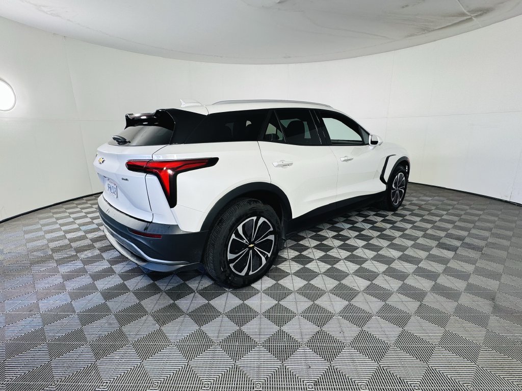 Used 2024 Chevrolet Blazer EV LT AWD/4WD image 30